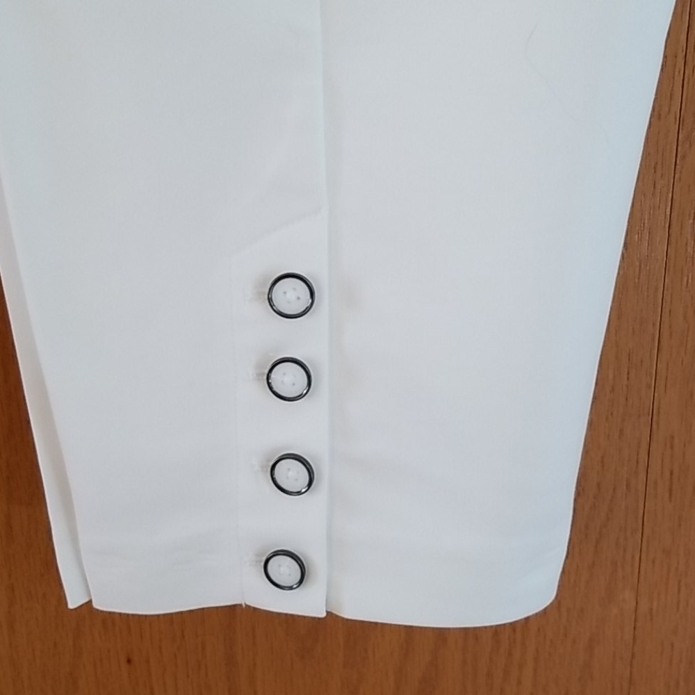 STYLE & CO White Button Hem Capri Pant 14 - Picture 4 of 9